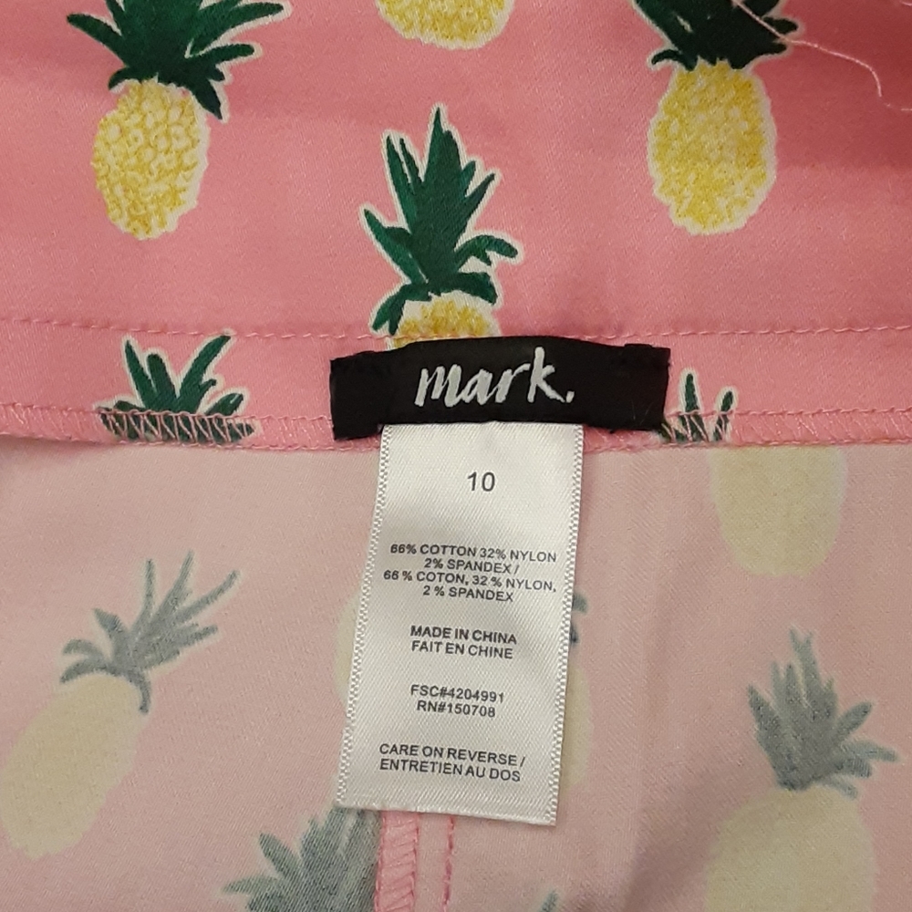 Nwt Pineapple Patterned Shorts - image 3